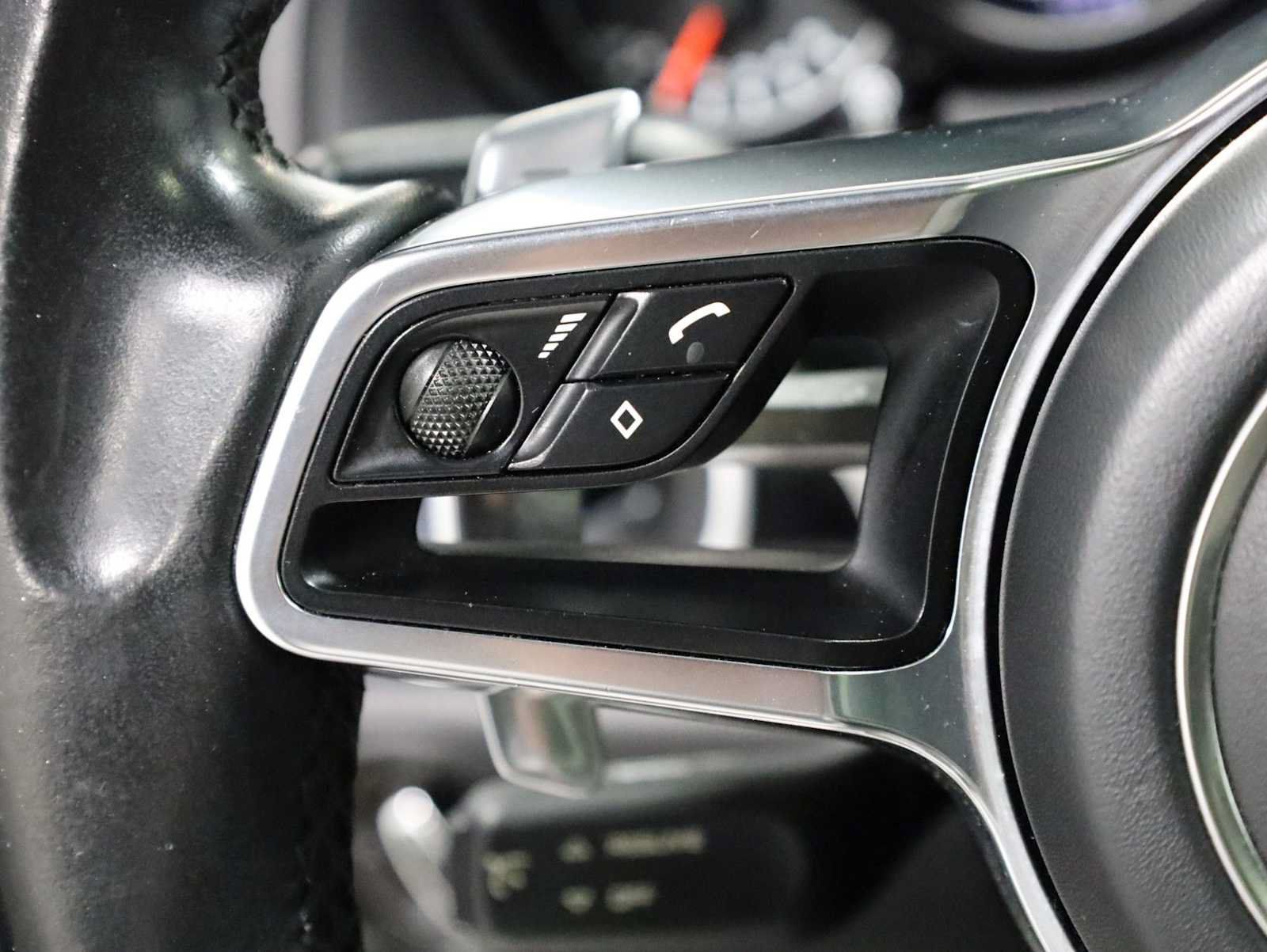 Used 2016 Porsche Cayenne GTS AWD/4WD image 27