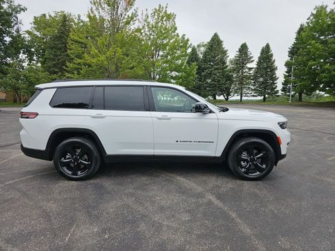 Used 2025 Jeep Grand Cherokee L Altitude AWD/4WD image 7