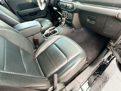 Used 2022 Jeep Wrangler Unlimited Sahara w/ Cold Weather Group image 33