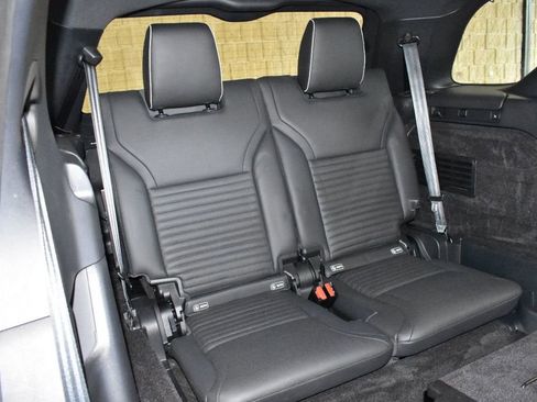 Used 2020 Land Rover Discovery HSE Luxury image 12