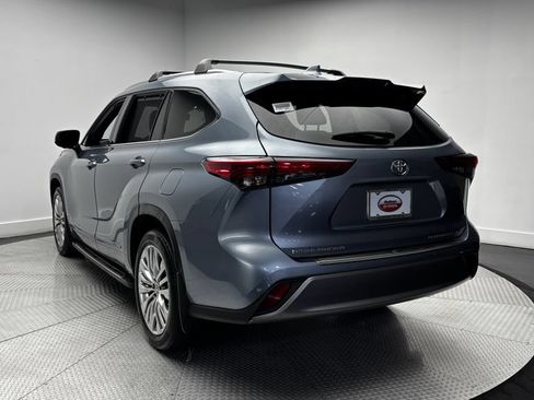 Used 2023 Toyota Highlander Platinum AWD/4WD image 40