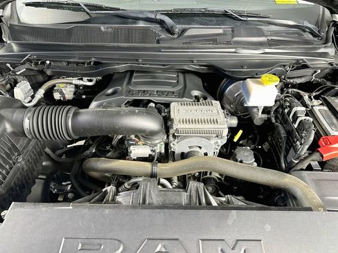 Used 2023 RAM 1500 Limited w/ Body Color Bumper Group AWD/4WD image 33