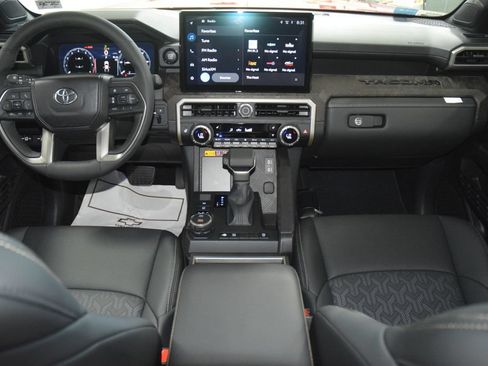 Used 2025 Toyota Tacoma Limited AWD/4WD image 25