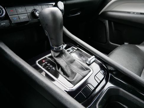 Used 2025 Jeep Compass Limited image 21