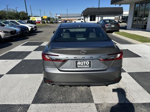 Used 2025 Toyota Camry SE FWD image 4