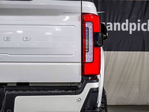 Used 2023 Ford F250 Limited w/ FX4 Off-Road Package image 43