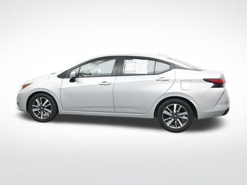Used 2025 Nissan Versa SV FWD image 9