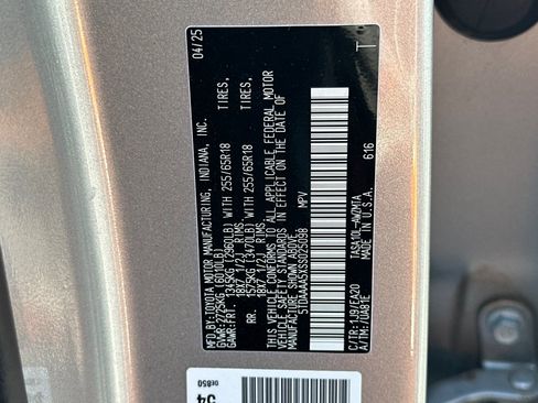 Certified 2025 Toyota Grand Highlander FWD image 30