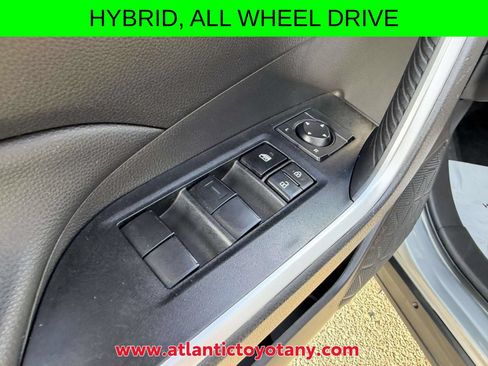 Certified 2025 Toyota RAV4 LE AWD/4WD image 22