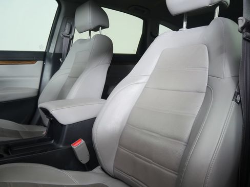 Used 2019 Honda CR-V Touring image 9