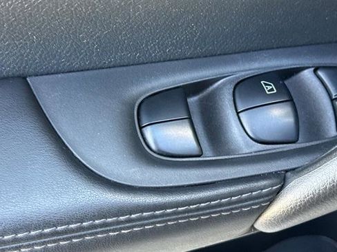 Used 2019 Nissan Rogue Sport S w/ Appearance Package image 11