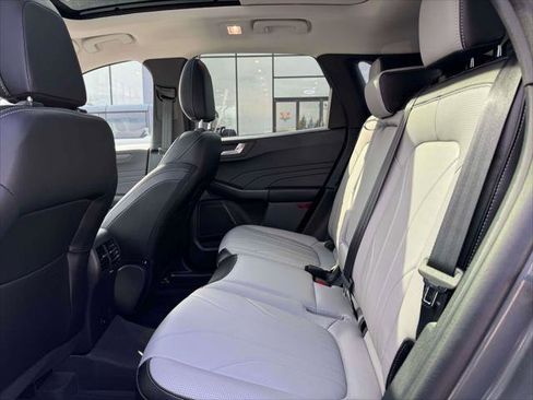 Used 2025 Ford Escape SE w/ PHEV Premium Package image 11