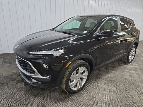 Used 2024 Buick Encore GX Preferred AWD/4WD image 8