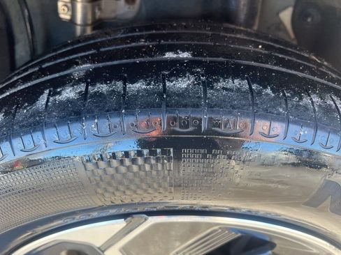 Certified 2023 Kia Niro EX image 43