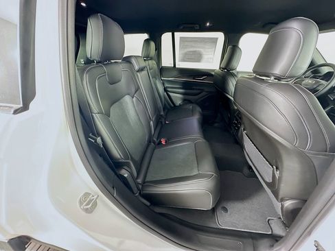 New 2026 Jeep Grand Cherokee Altitude AWD/4WD image 34