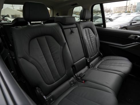 Used 2020 BMW X7 xDrive40i w/ Premium Package image 35