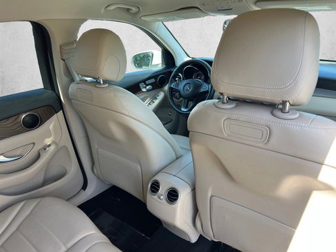 Used 2019 Mercedes-Benz GLC 300 4MATIC image 26