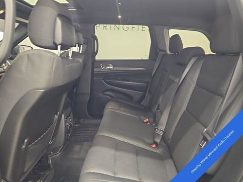 Used 2019 Jeep Grand Cherokee Laredo AWD/4WD image 18