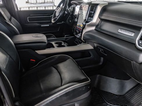 Used 2019 RAM 2500 Laramie w/ Black Appearance Package AWD/4WD image 12