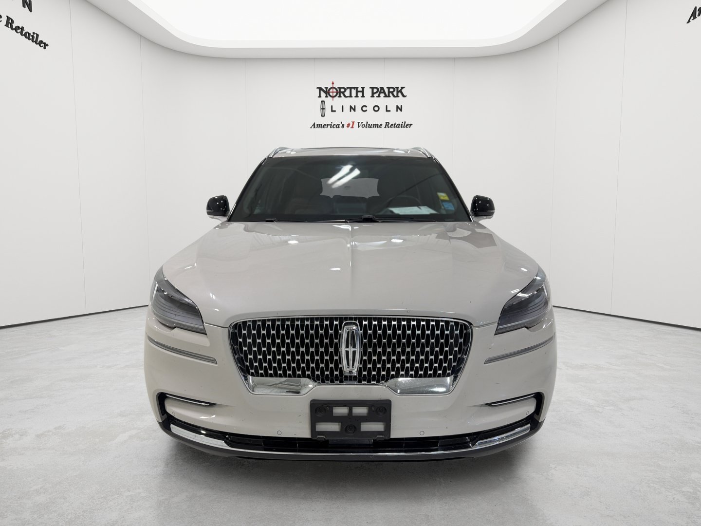 Used 2022 Lincoln Aviator Reserve w/ Equipment Group 201A RWD image 10