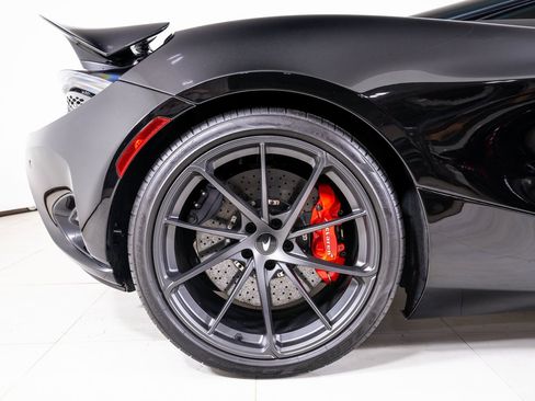 Used 2024 McLaren 750S image 15