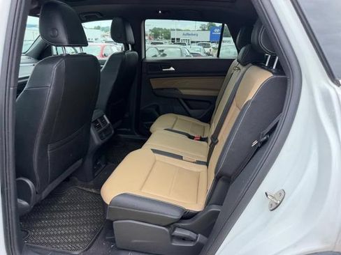 Used 2021 Volkswagen Atlas Cross Sport SEL R-Line FWD image 9