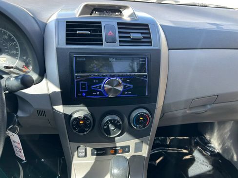 Used 2013 Toyota Corolla LE w/ Premium Pkg FWD image 16