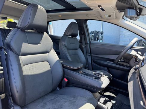 Used 2023 Nissan Ariya FWD image 38