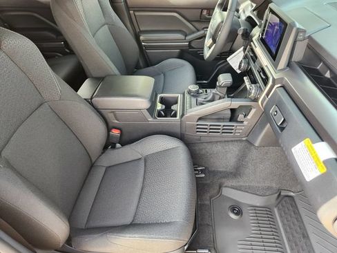 New 2026 Toyota 4Runner SR5 AWD/4WD image 13