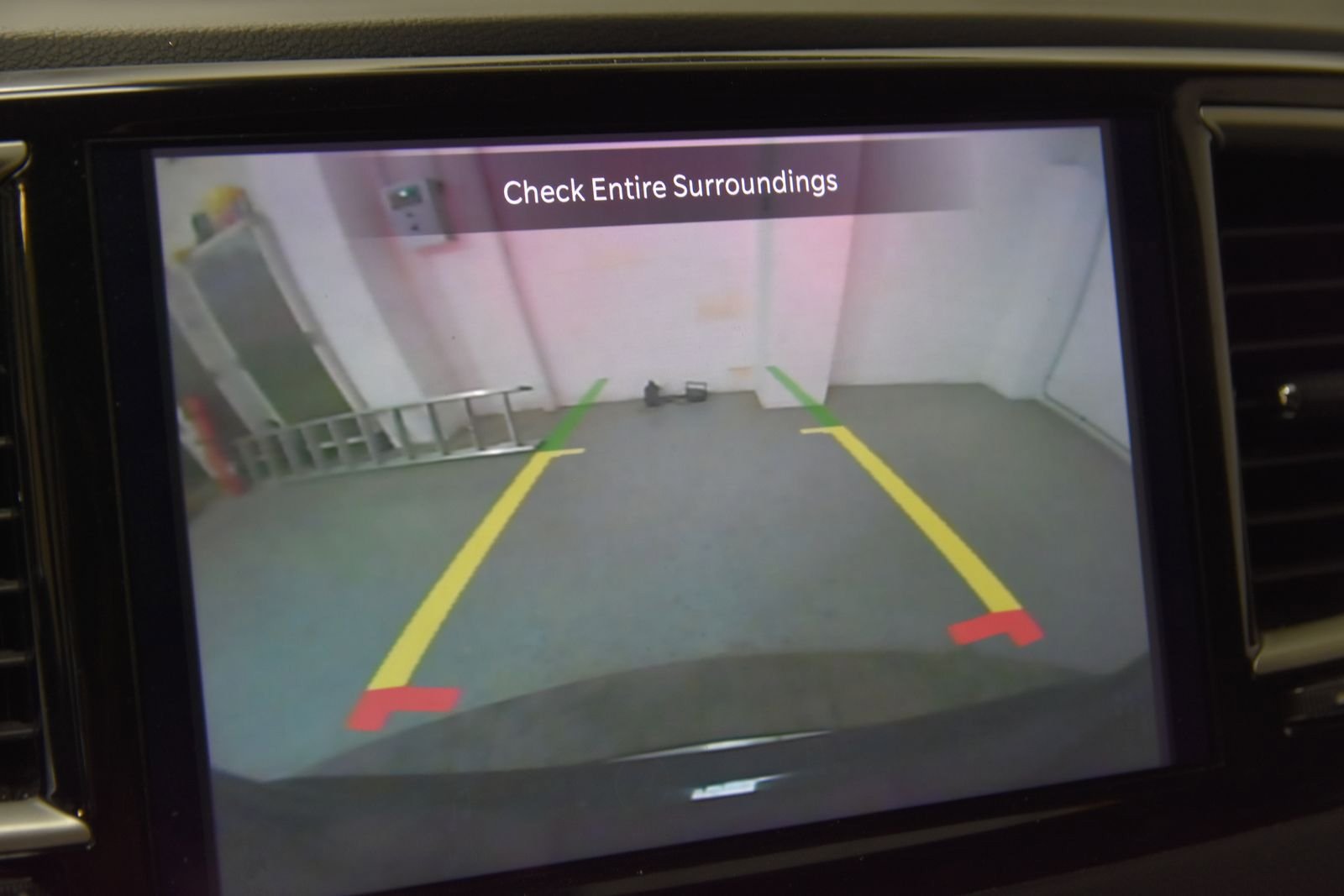 Used 2023 Chrysler Pacifica Touring-L FWD image 21