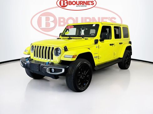 Used 2023 Jeep Wrangler Unlimited Sahara w/ Cold Weather Group AWD/4WD image 7