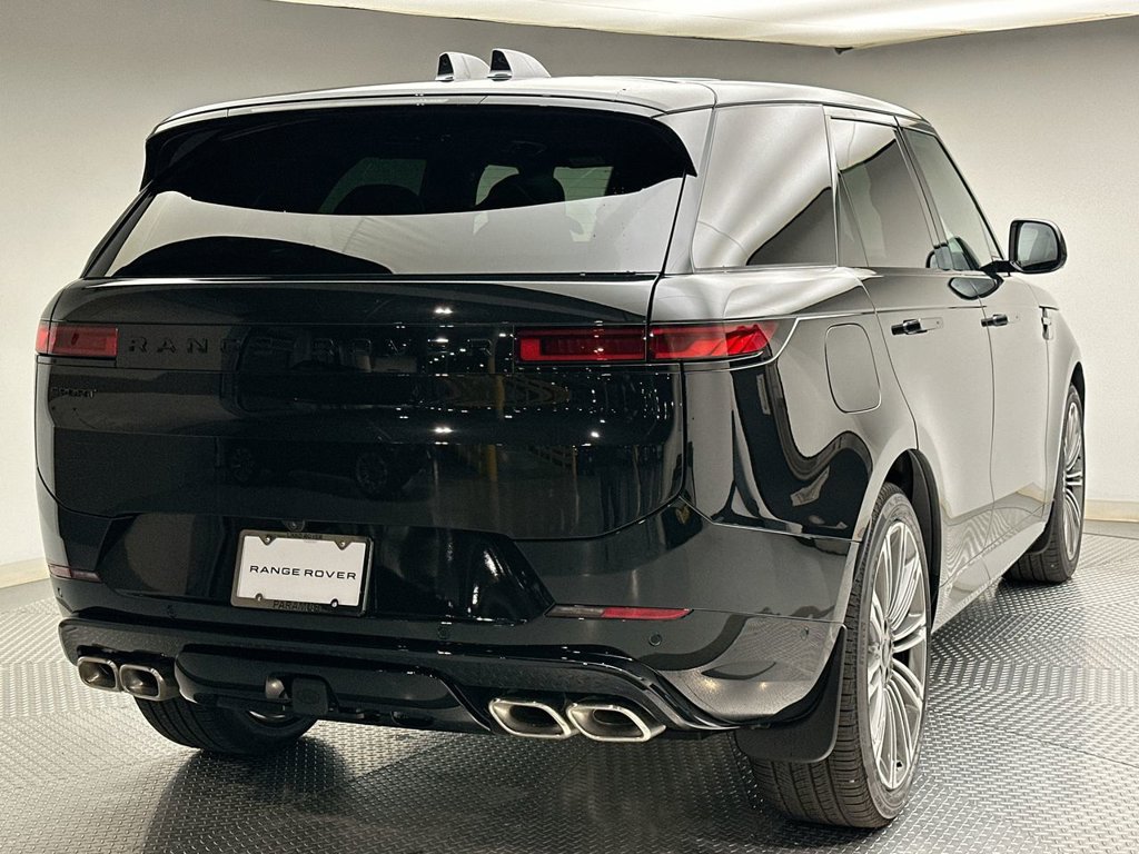 New 2027 Land Rover Range Rover Sport Dynamic SE AWD/4WD image 3