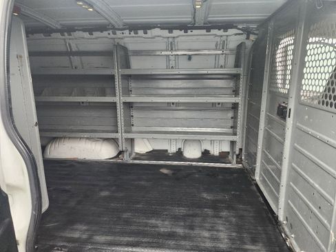 Used 2017 Chevrolet Express 2500 image 11