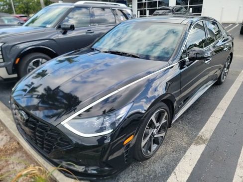 Used 2023 Hyundai Sonata SEL Plus FWD image 2