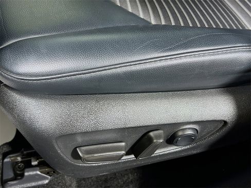 Certified 2022 Toyota Highlander XSE image 18