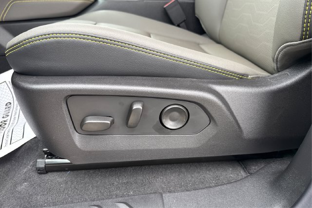 New 2026 Chevrolet Colorado ZR2 w/ Technology Package AWD/4WD image 18