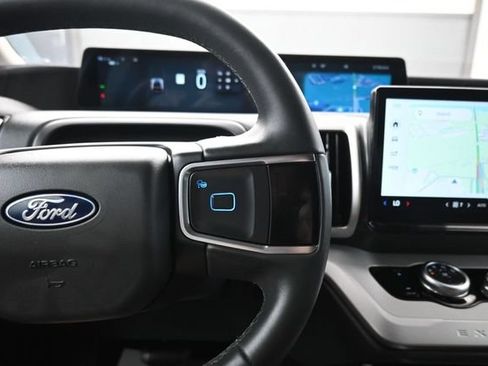 Used 2025 Ford Expedition Max Active AWD/4WD image 18