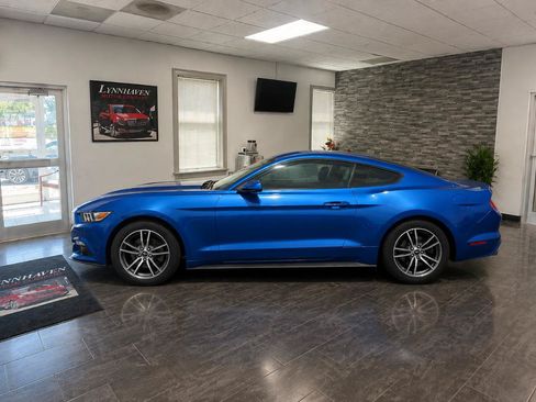 Used 2017 Ford Mustang Coupe RWD image 5