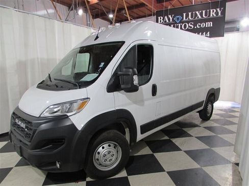 Used 2024 RAM ProMaster 2500 w/ Convenience Group image 17