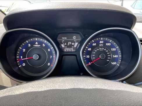 Used 2014 Hyundai Elantra SE w/ Option Group 02 FWD image 25