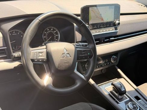 Used 2024 Mitsubishi Outlander SE AWD/4WD image 18