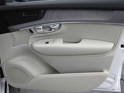 New 2026 Volvo XC90 B6 Ultra w/ Protection Package Premier image 14