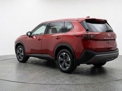 Used 2025 Nissan Rogue SV AWD/4WD image 6