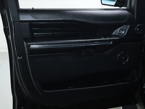 Used 2020 Ford Expedition Max Platinum image 18