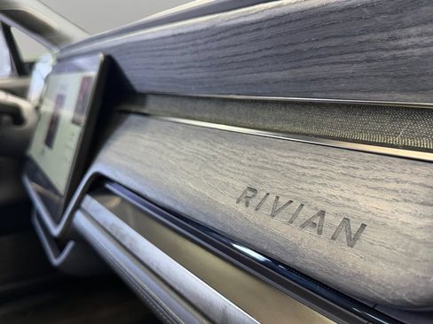 Used 2022 Rivian R1T Adventure AWD/4WD image 18