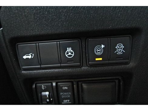 Used 2019 Nissan Armada Platinum w/ Captain's Chairs Package RWD image 20