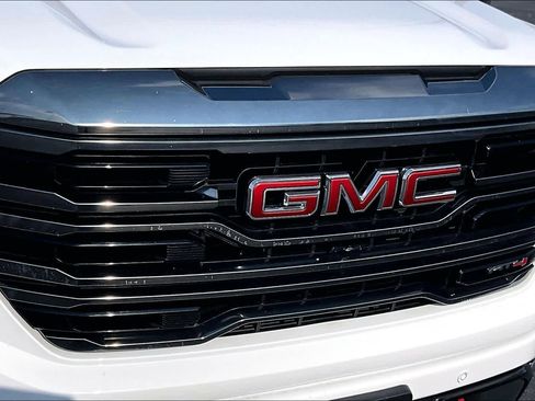 Used 2023 GMC Sierra 1500 AT4 image 30