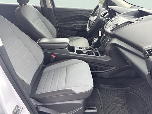 Used 2019 Ford Escape S image 29