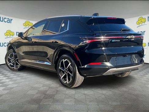 Used 2025 Chevrolet Equinox EV LT w/ Convenience Package image 4