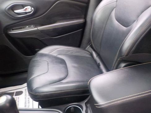 Used 2014 Jeep Cherokee Limited image 24